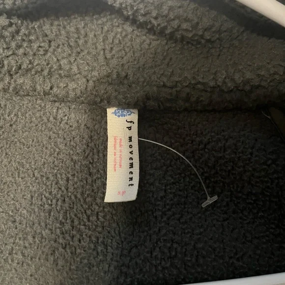 FP Movement by Free People Hit the Slopes - Picture 6 of 6